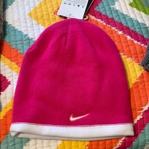 Youth Unisex Nike reversible winter cap, pink